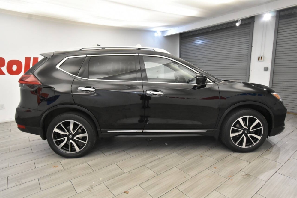 2019 Nissan Rogue SV, Black, Mileage: 27,348 - photo 5
