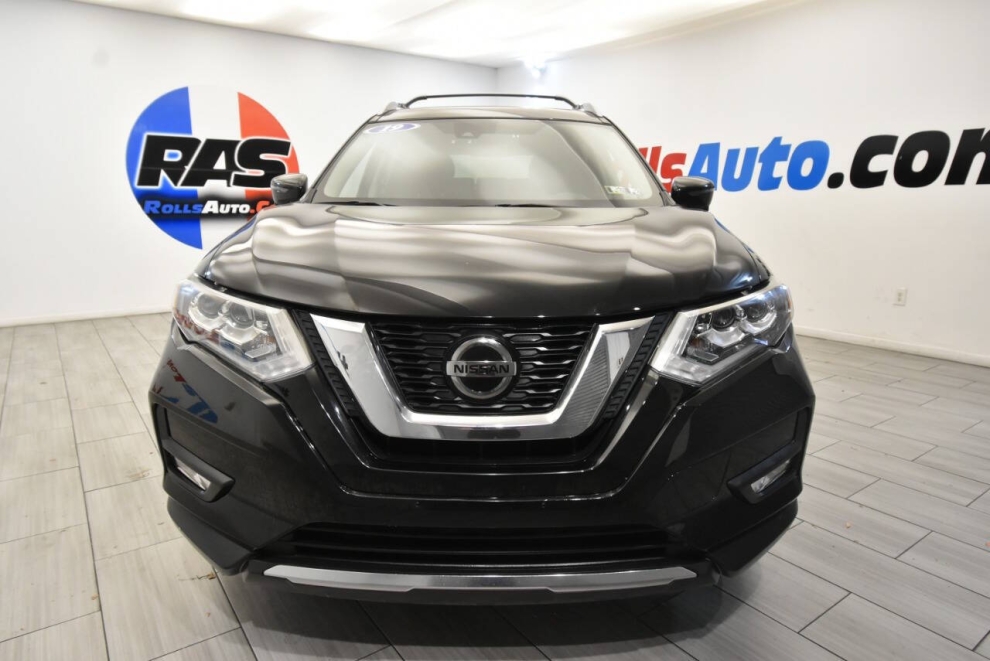 2019 Nissan Rogue SV, Black, Mileage: 27,348 - photo 7