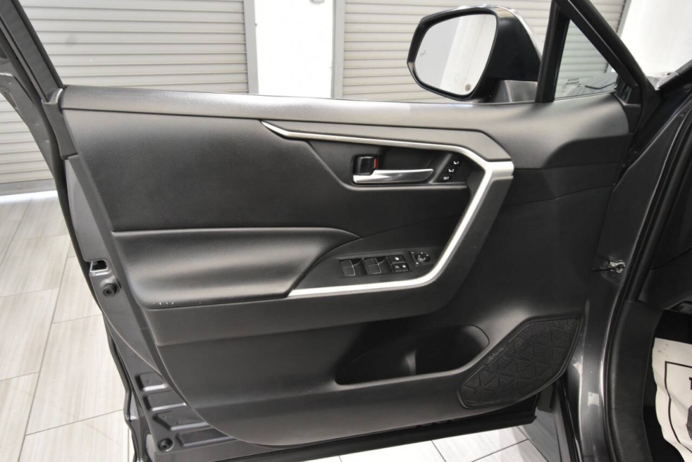 2020 Toyota RAV4 XLE Premium AWD 4dr SUV, Gray, Mileage: 78,512 - photo 11