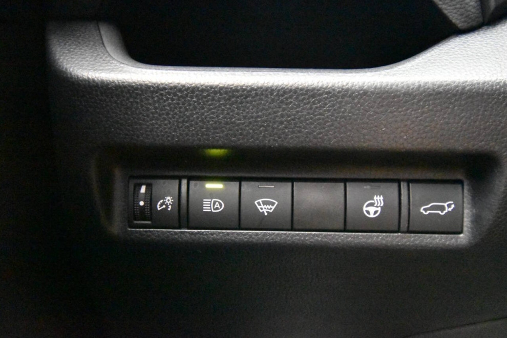 2020 Toyota RAV4 XLE Premium AWD 4dr SUV, Gray, Mileage: 78,512 - photo 28