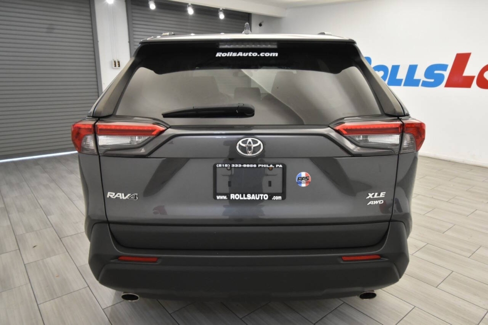 2020 Toyota RAV4 XLE Premium AWD 4dr SUV, Gray, Mileage: 78,512 - photo 3