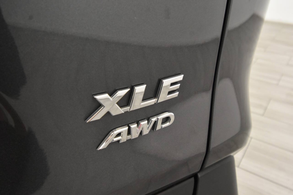 2020 Toyota RAV4 XLE Premium AWD 4dr SUV, Gray, Mileage: 78,512 - photo 32