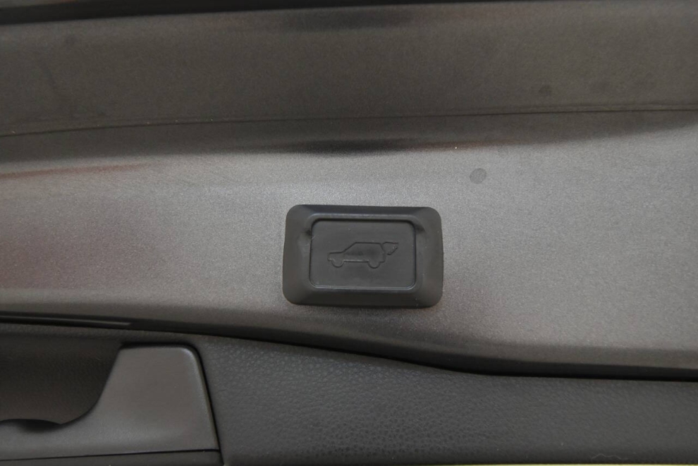 2020 Toyota RAV4 XLE Premium AWD 4dr SUV, Gray, Mileage: 78,512 - photo 34