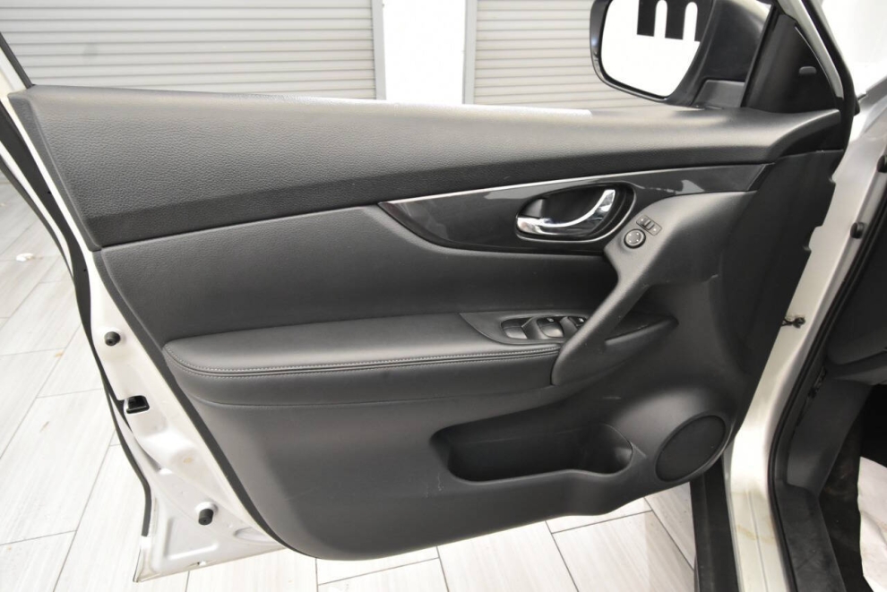 2018 Nissan Rogue S, Silver, Mileage: 92,474 - photo 11