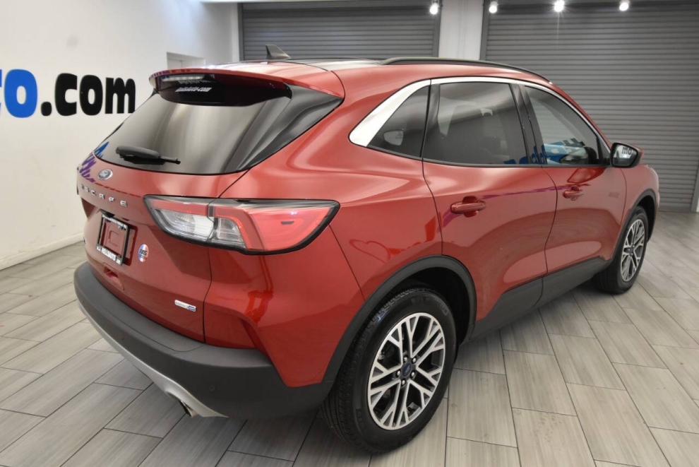2020 Ford Escape SEL AWD 4dr SUV, Red, Mileage: 72,435 - photo 4