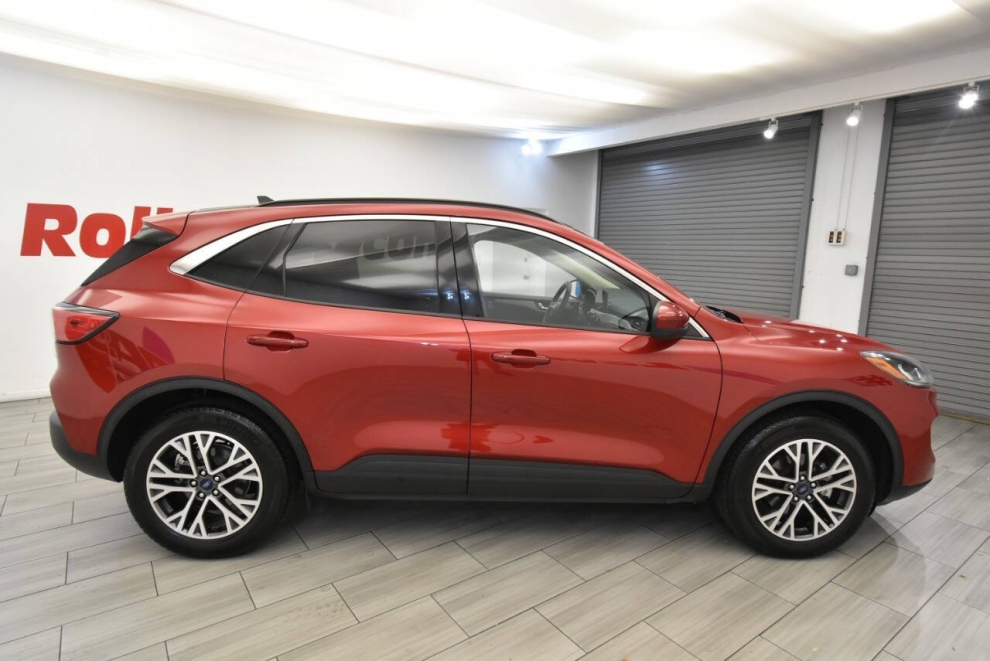 2020 Ford Escape SEL AWD 4dr SUV, Red, Mileage: 72,435 - photo 5