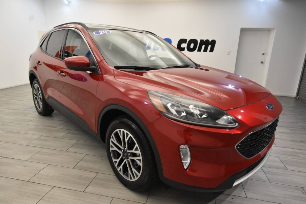 2020 Ford Escape SEL AWD 4dr SUV, Red, Mileage: 72,435 - photo 6