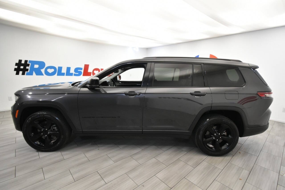 2022 Jeep Grand Cherokee L Limited 4x4 4dr SUV, Gray, Mileage: 78,850 - photo 1