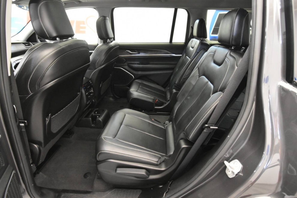 2022 Jeep Grand Cherokee L Limited 4x4 4dr SUV, Gray, Mileage: 78,850 - photo 12