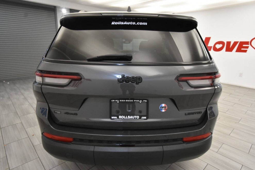 2022 Jeep Grand Cherokee L Limited 4x4 4dr SUV, Gray, Mileage: 78,850 - photo 3