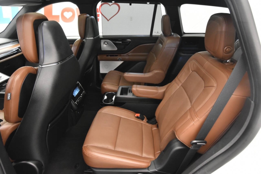 2020 Lincoln Aviator Reserve AWD 4dr SUV, White, Mileage: 55,629 - photo 12