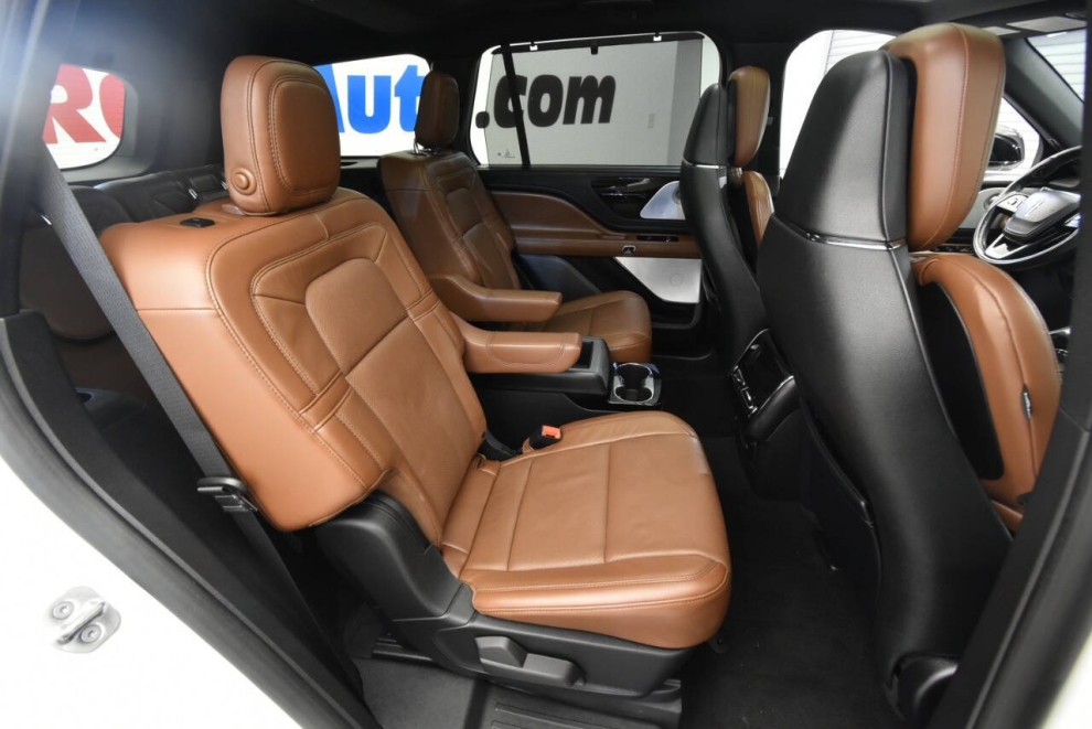 2020 Lincoln Aviator Reserve AWD 4dr SUV, White, Mileage: 55,629 - photo 17