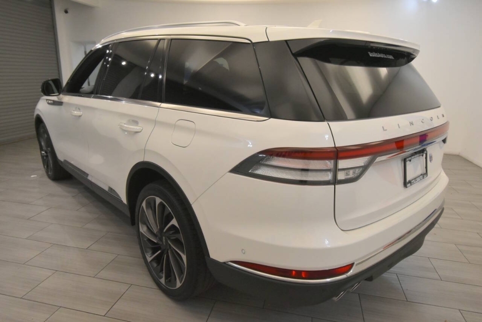 2020 Lincoln Aviator Reserve AWD 4dr SUV, White, Mileage: 55,629 - photo 2