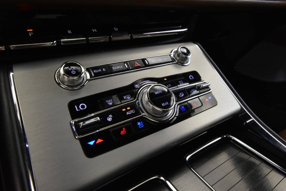 2020 Lincoln Aviator Reserve AWD 4dr SUV, White, Mileage: 55,629 - photo 24