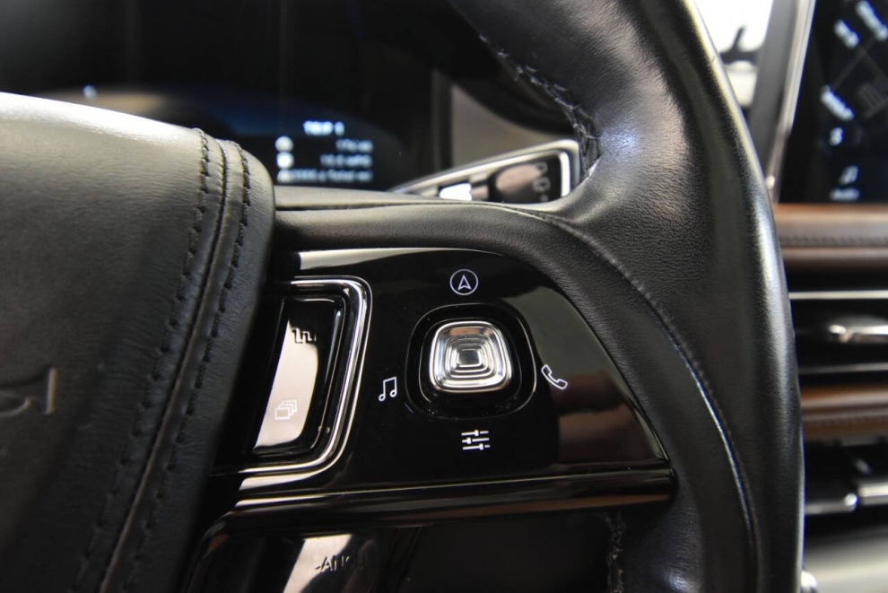 2020 Lincoln Aviator Reserve AWD 4dr SUV, White, Mileage: 55,629 - photo 30