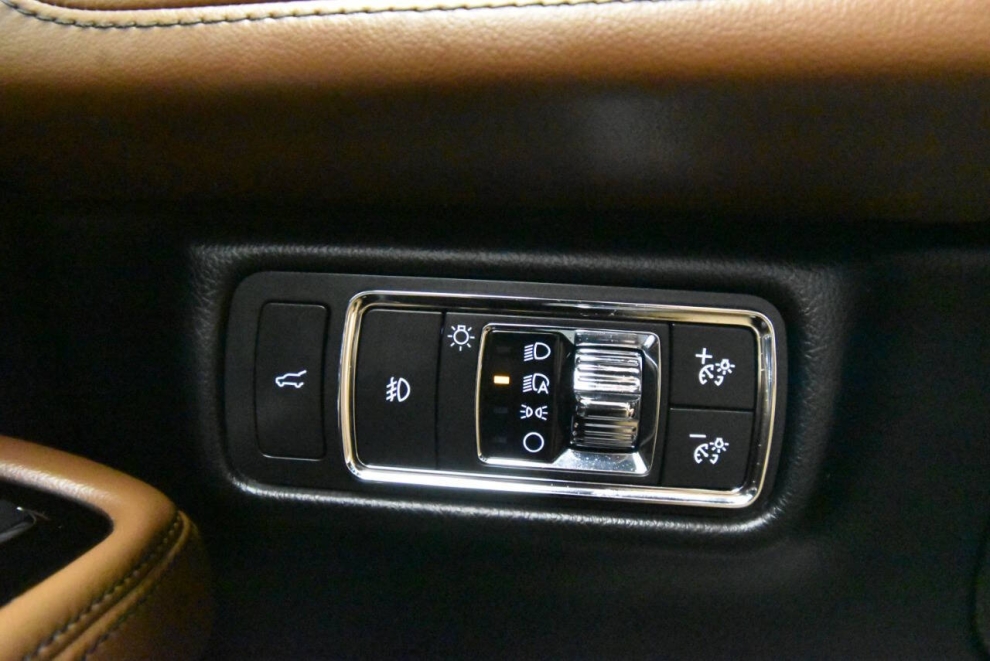 2020 Lincoln Aviator Reserve AWD 4dr SUV, White, Mileage: 55,629 - photo 32