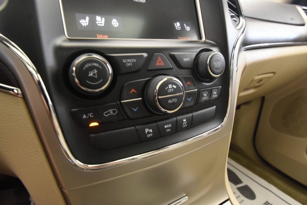 2015 Jeep Grand Cherokee Overland, Tan, Mileage: 97,623 - photo 21