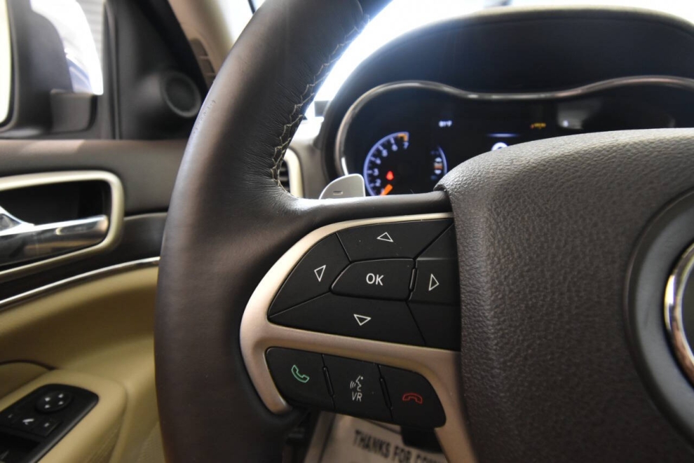 2015 Jeep Grand Cherokee Overland, Tan, Mileage: 97,623 - photo 25