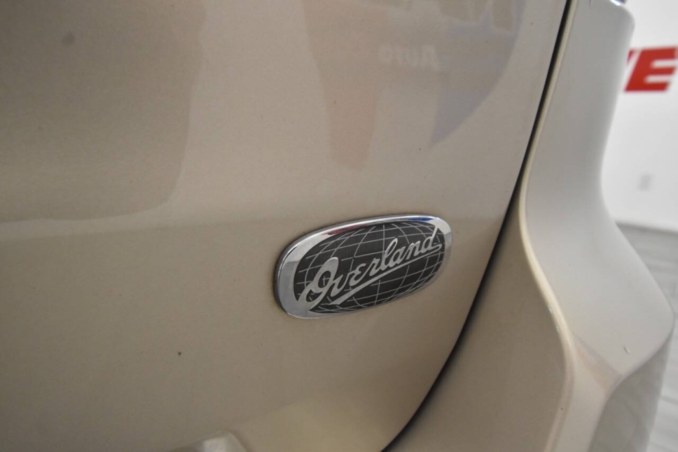 2015 Jeep Grand Cherokee Overland, Tan, Mileage: 97,623 - photo 33