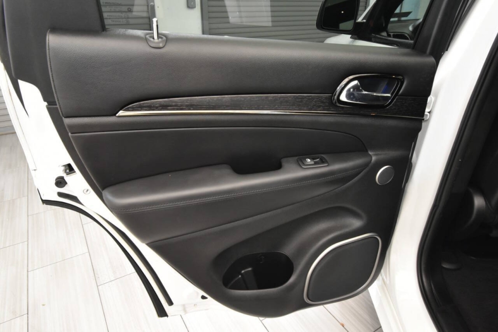 2019 Jeep Grand Cherokee High Altitude, White, Mileage: 97,817 - photo 12