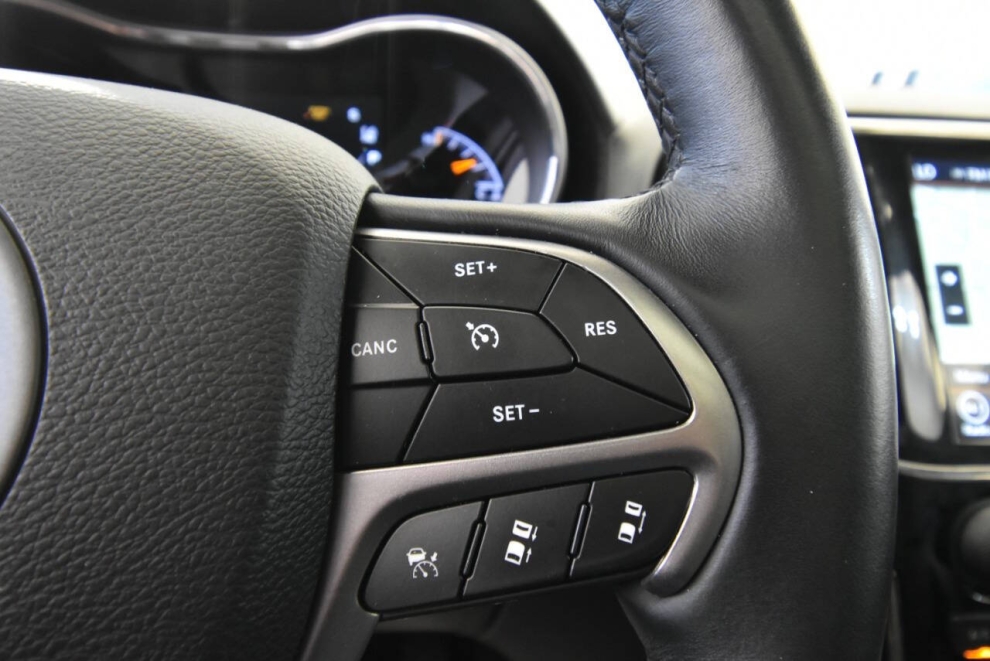2019 Jeep Grand Cherokee High Altitude, White, Mileage: 97,817 - photo 25