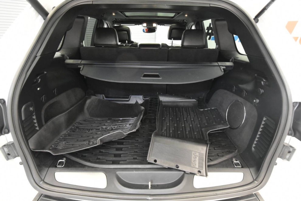 2019 Jeep Grand Cherokee High Altitude, White, Mileage: 97,817 - photo 31