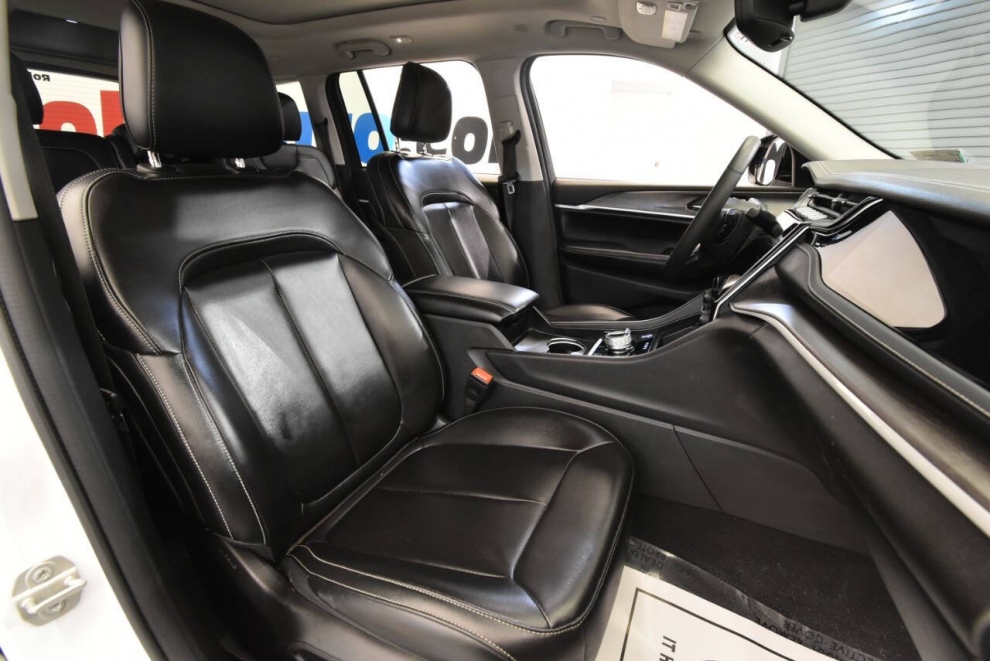 2024 Jeep Grand Cherokee 4XE, White, Mileage: 63,309 - photo 12