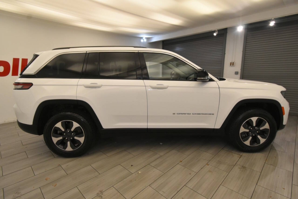 2024 Jeep Grand Cherokee 4XE, White, Mileage: 63,309 - photo 4