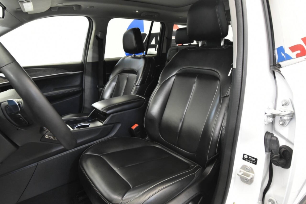 2024 Jeep Grand Cherokee 4XE, White, Mileage: 63,309 - photo 8