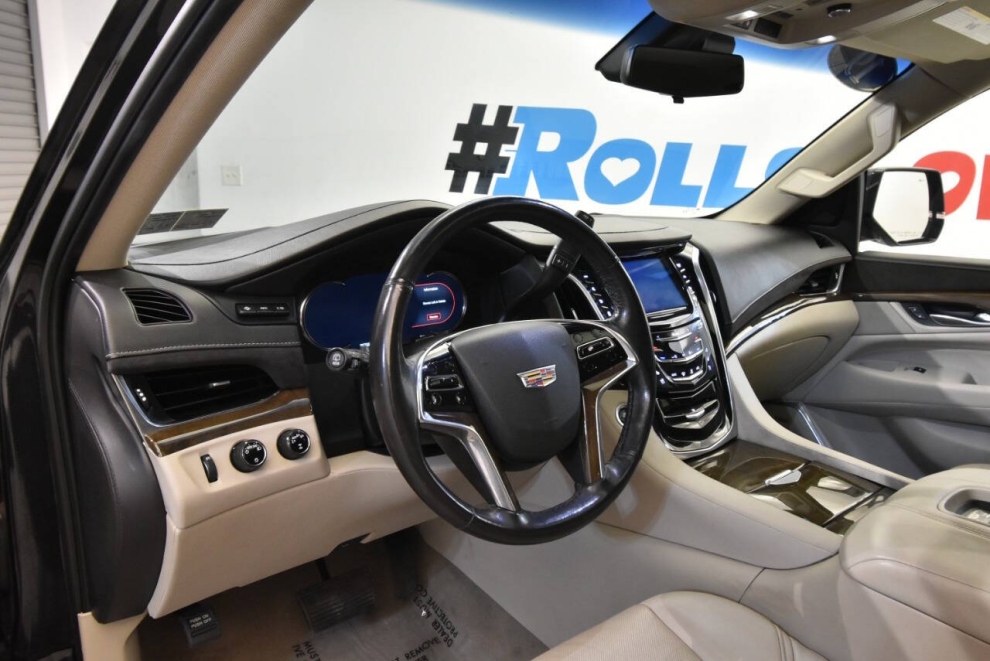 2019 Cadillac Escalade ESV Luxury 4x4 4dr SUV, Negro, Mileage: 99,762 - photo 10