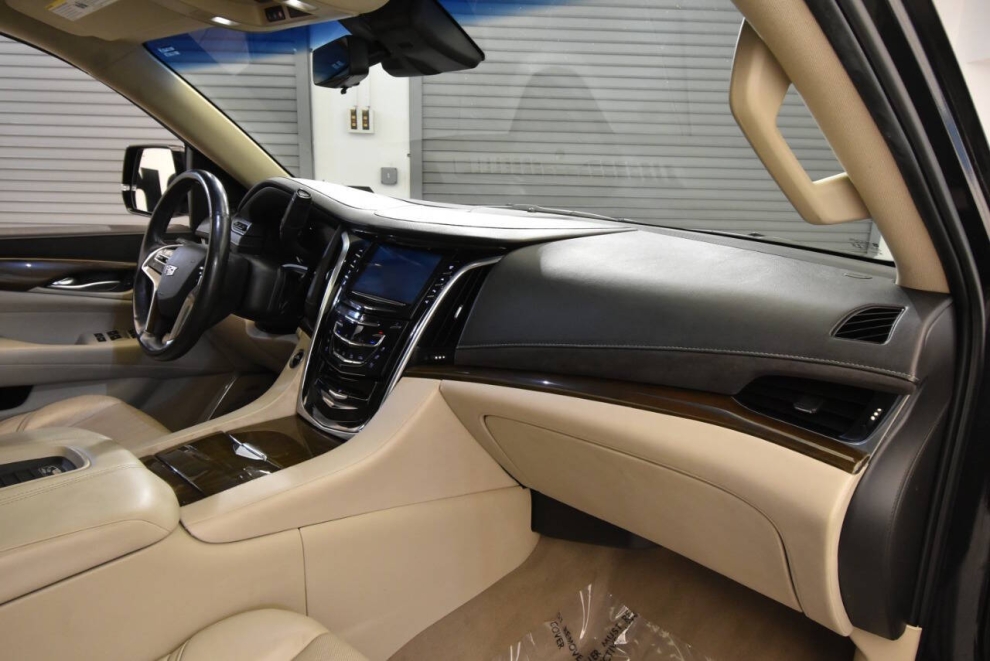 2019 Cadillac Escalade ESV Luxury 4x4 4dr SUV, Negro, Mileage: 99,762 - photo 15