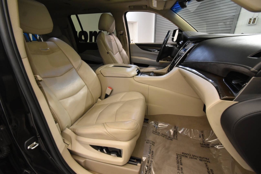 2019 Cadillac Escalade ESV Luxury 4x4 4dr SUV, Negro, Mileage: 99,762 - photo 16