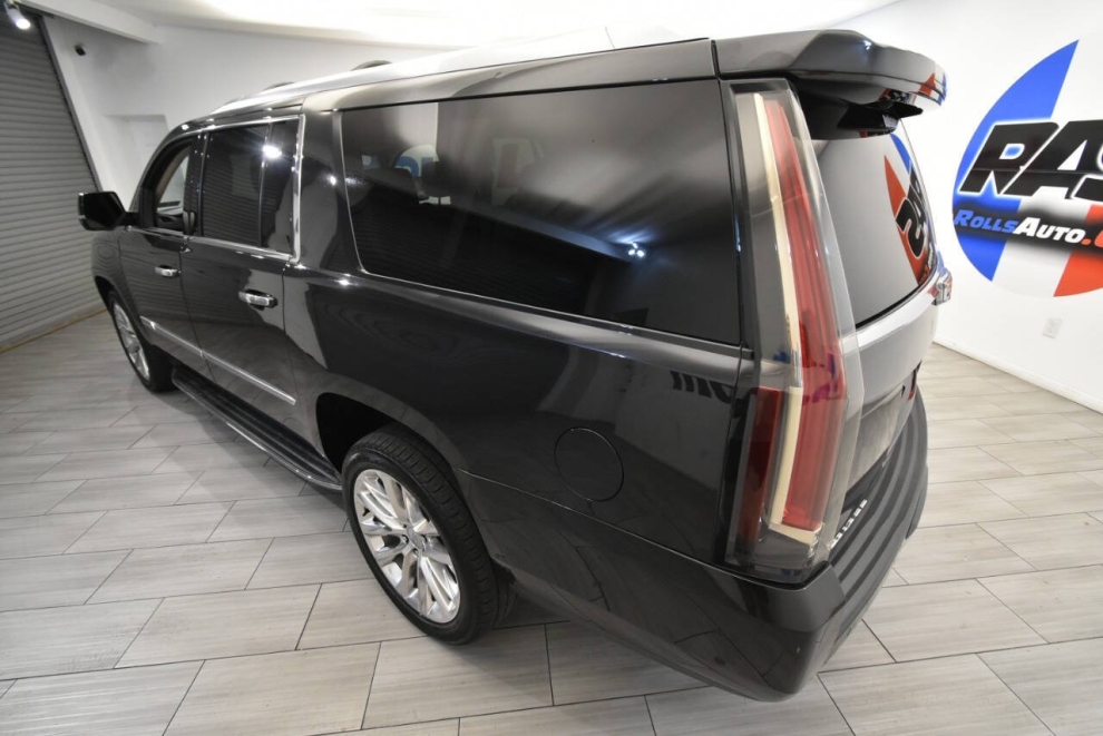 2019 Cadillac Escalade ESV Luxury 4x4 4dr SUV, Negro, Mileage: 99,762 - photo 2