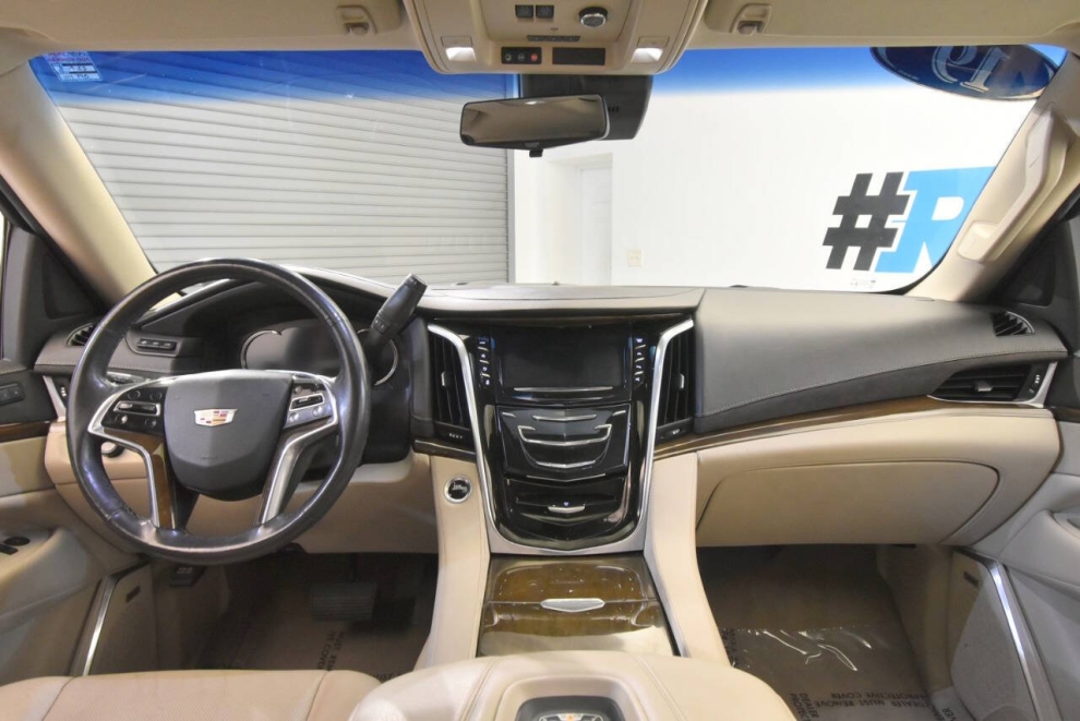 2019 Cadillac Escalade ESV Luxury 4x4 4dr SUV, Negro, Mileage: 99,762 - photo 20