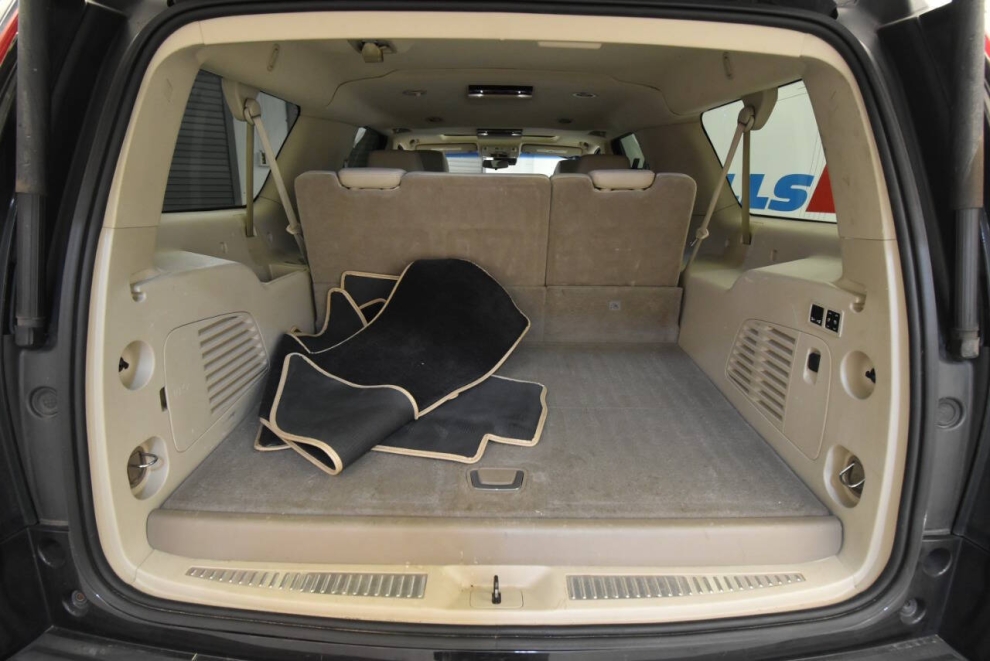 2019 Cadillac Escalade ESV Luxury 4x4 4dr SUV, Negro, Mileage: 99,762 - photo 36