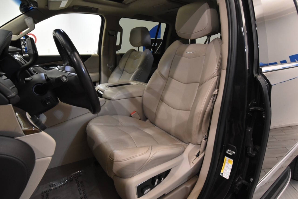 2019 Cadillac Escalade ESV Luxury 4x4 4dr SUV, Negro, Mileage: 99,762 - photo 9
