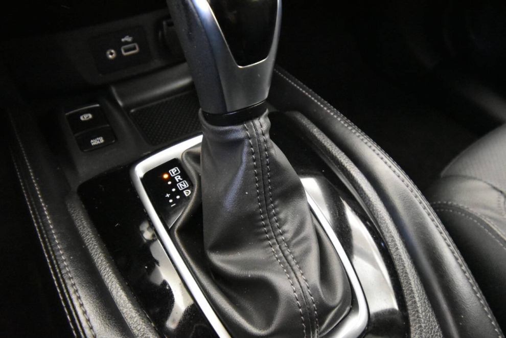 2020 Nissan Rogue sl, Negro, Mileage: 55,553 - photo 16