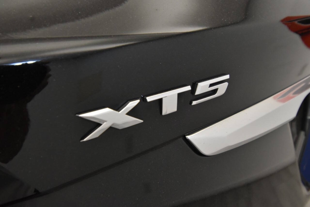 2021 Cadillac XT5 Premium Luxury 4dr SUV, Black, Mileage: 79,316 - photo 31