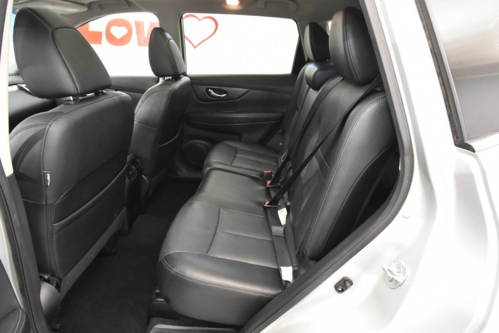 2016 Nissan Rogue SL, Silver, Mileage: 61,947 - photo 11