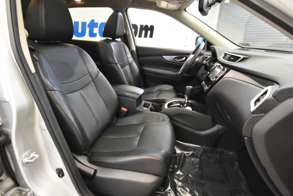 2016 Nissan Rogue SL, Silver, Mileage: 61,947 - photo 14