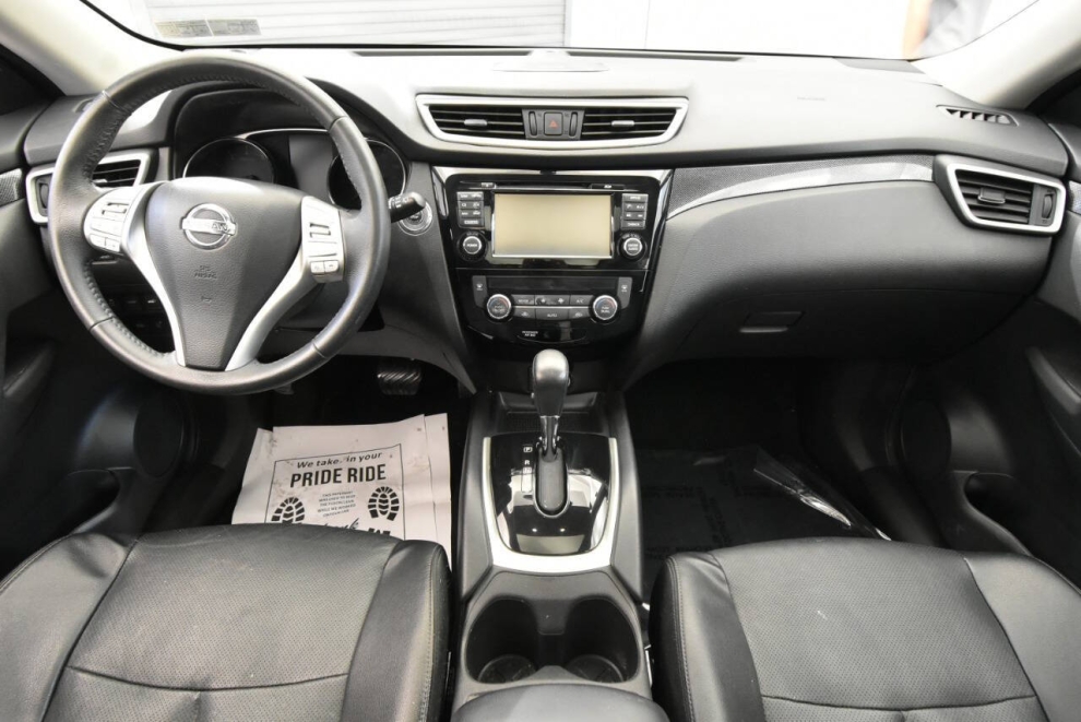 2016 Nissan Rogue SL, Silver, Mileage: 61,947 - photo 17
