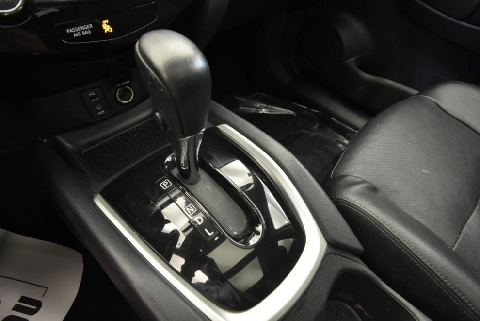 2016 Nissan Rogue SL, Silver, Mileage: 61,947 - photo 19
