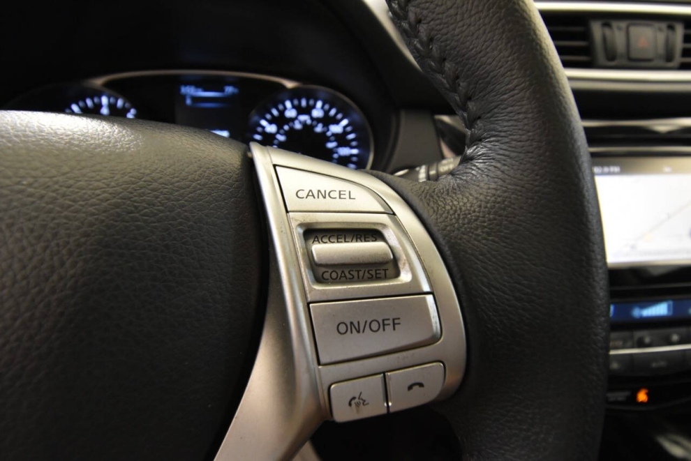 2016 Nissan Rogue SL, Silver, Mileage: 61,947 - photo 25