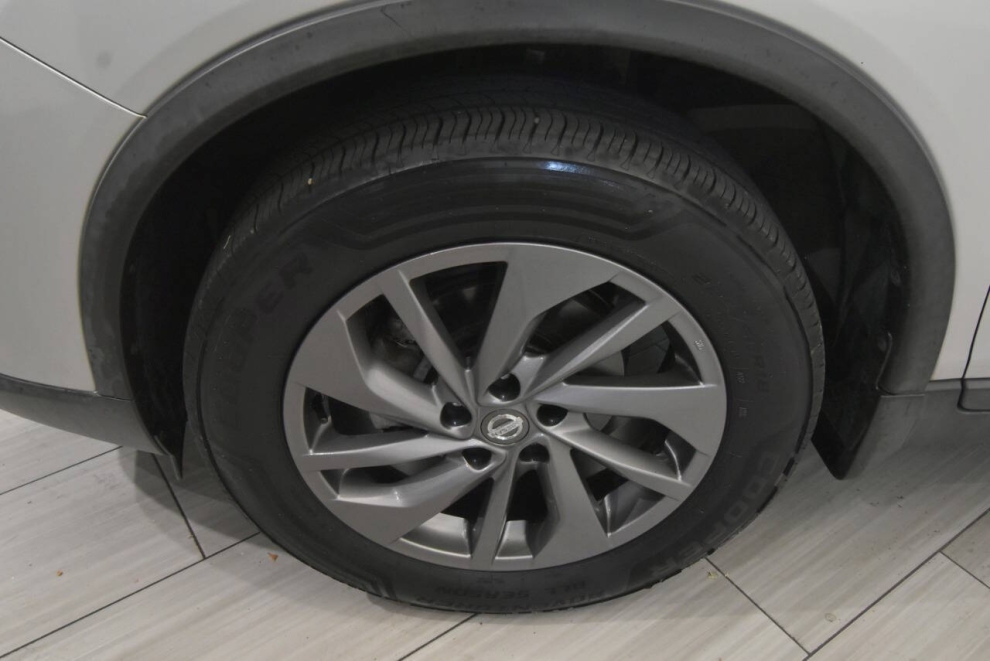 2016 Nissan Rogue SL, Silver, Mileage: 61,947 - photo 7
