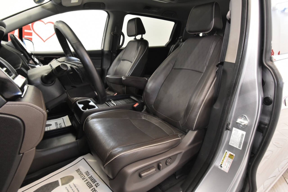 2022 Honda Odyssey Elite 4dr Mini Van, Silver, Mileage: 53,428 - photo 10