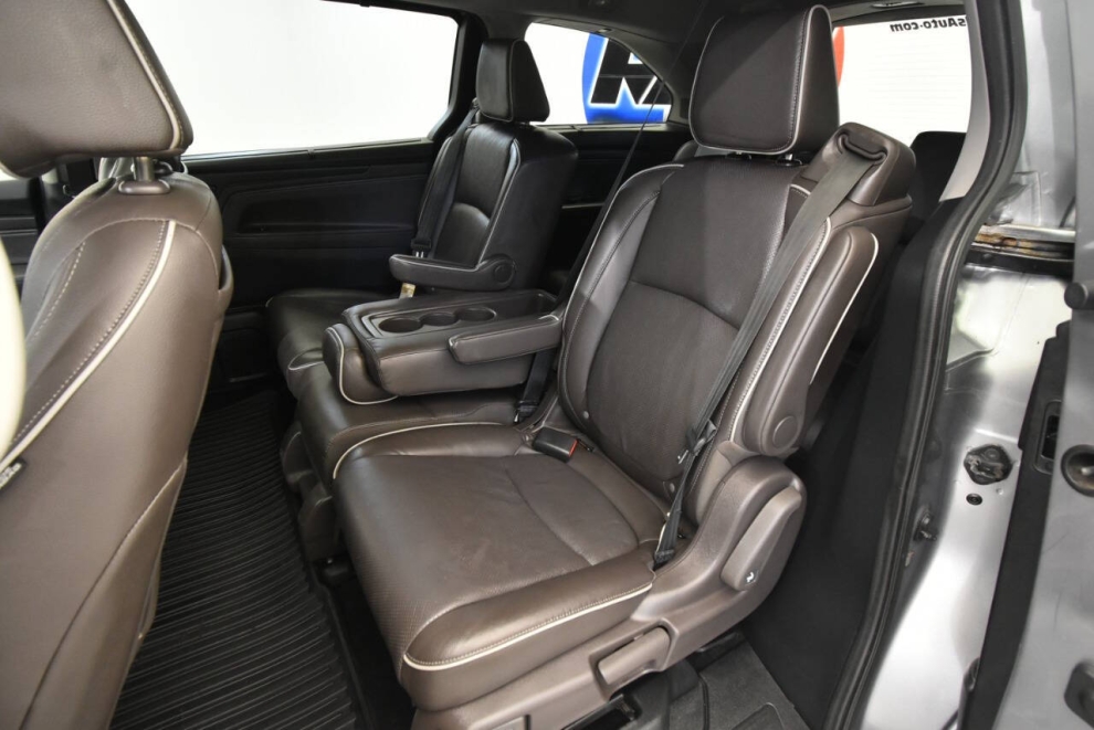 2022 Honda Odyssey Elite 4dr Mini Van, Silver, Mileage: 53,428 - photo 13