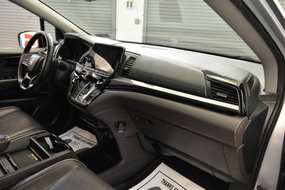 2022 Honda Odyssey Elite 4dr Mini Van, Silver, Mileage: 53,428 - photo 15