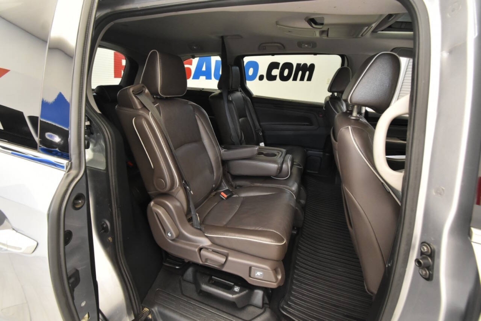 2022 Honda Odyssey Elite 4dr Mini Van, Silver, Mileage: 53,428 - photo 17