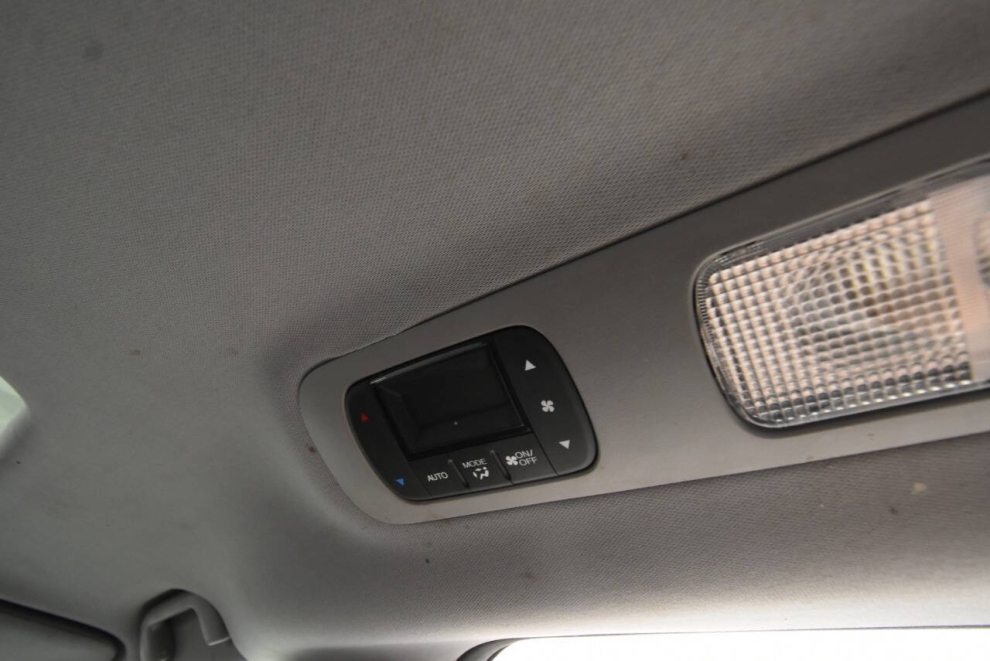 2022 Honda Odyssey Elite 4dr Mini Van, Silver, Mileage: 53,428 - photo 18