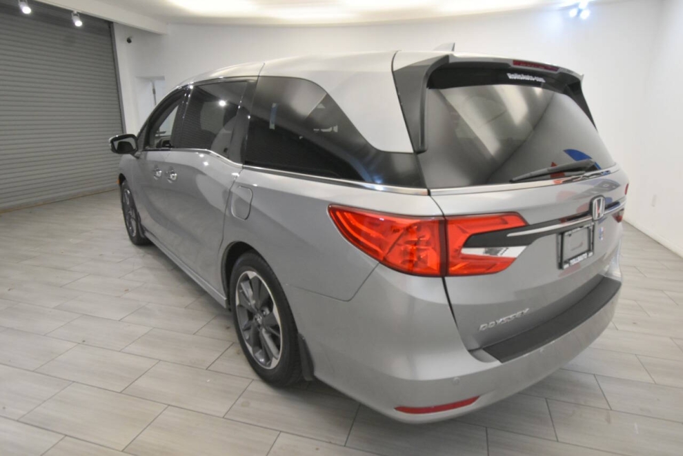 2022 Honda Odyssey Elite 4dr Mini Van, Silver, Mileage: 53,428 - photo 2